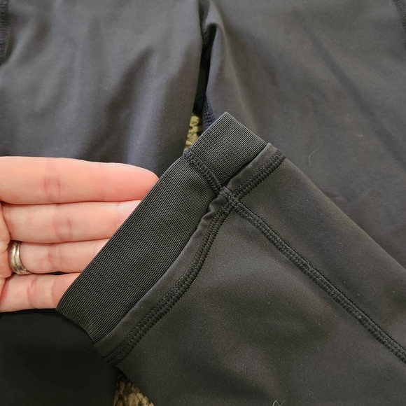 Lululemon Illumina Crop Leggings - Picture 5 of 7
